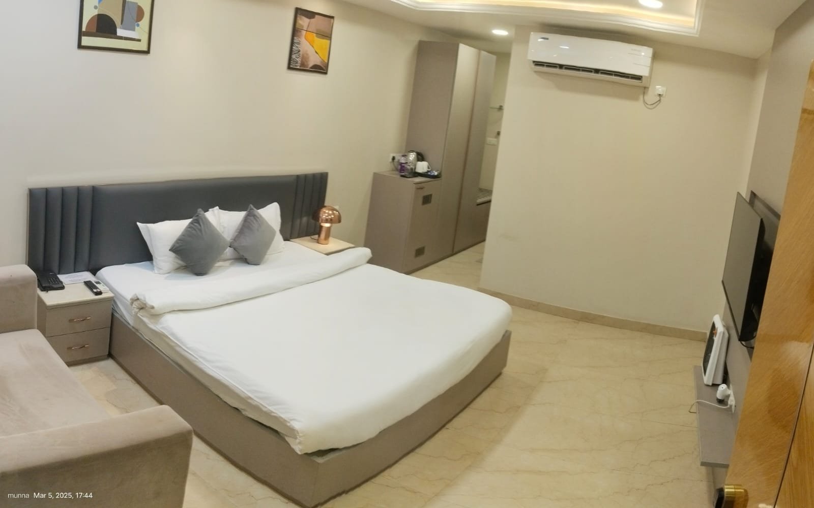 https://cgbhawanshyamarpan.com/uploads/thumbnail/room-with-2-occupancy.jpeg